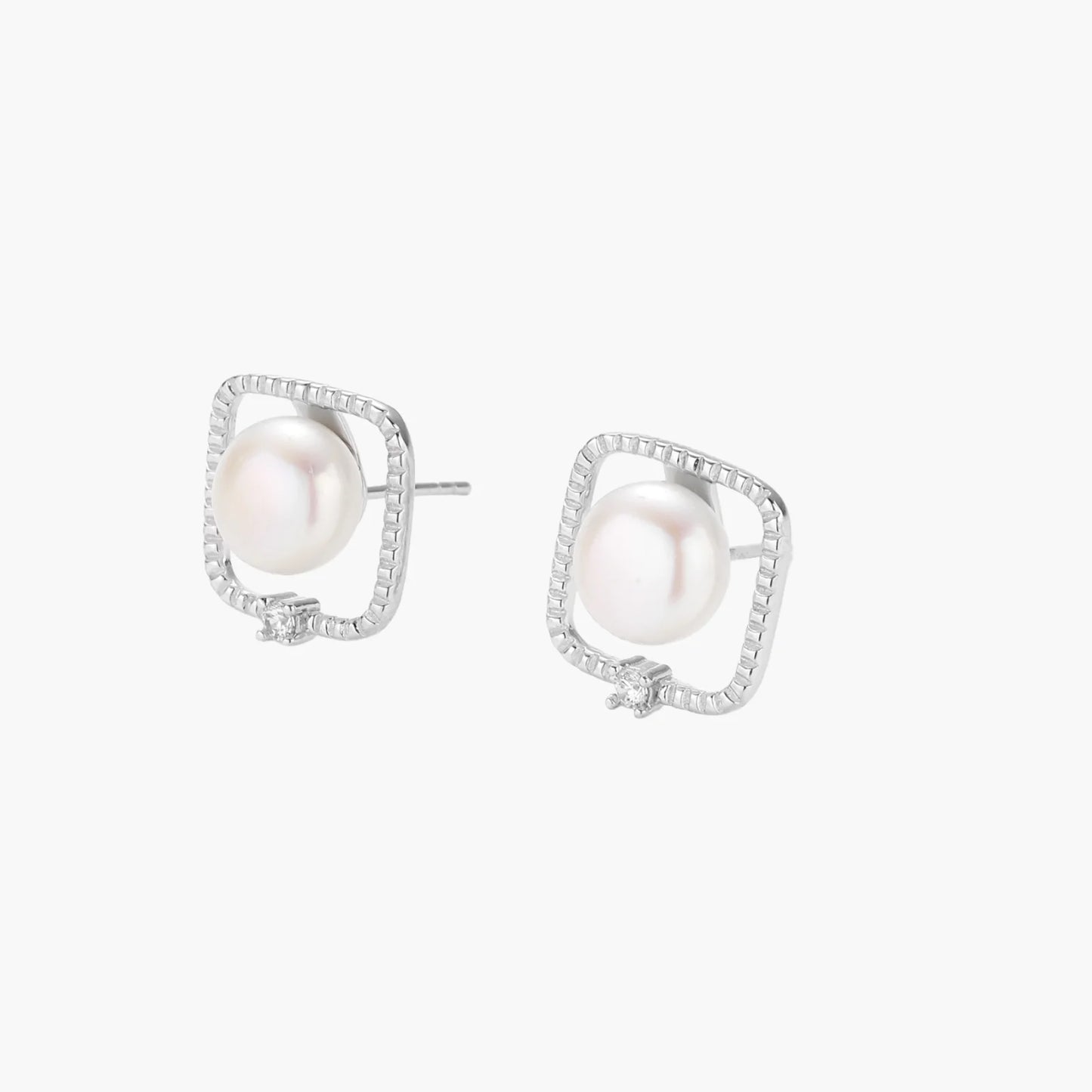 Freshwater Pearl and 925e Silver Halo Studs
