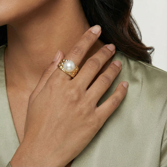Golden Tide Pearl Ring