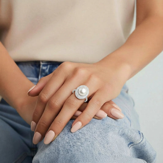 Luminous Freshwater Pearl and 925e Sterling Silver Constellation Ring