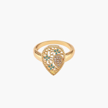 Hand-crafted filigree blooms in 18K gold Ring
