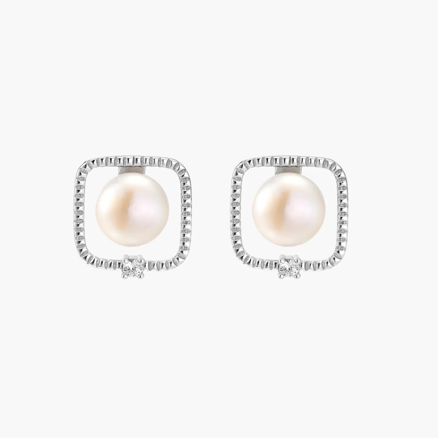 Freshwater Pearl and 925e Silver Halo Studs