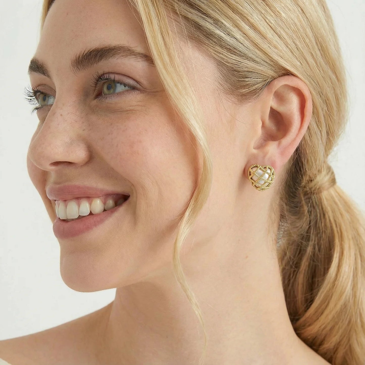 18K Gold Lattice Triangle Studs