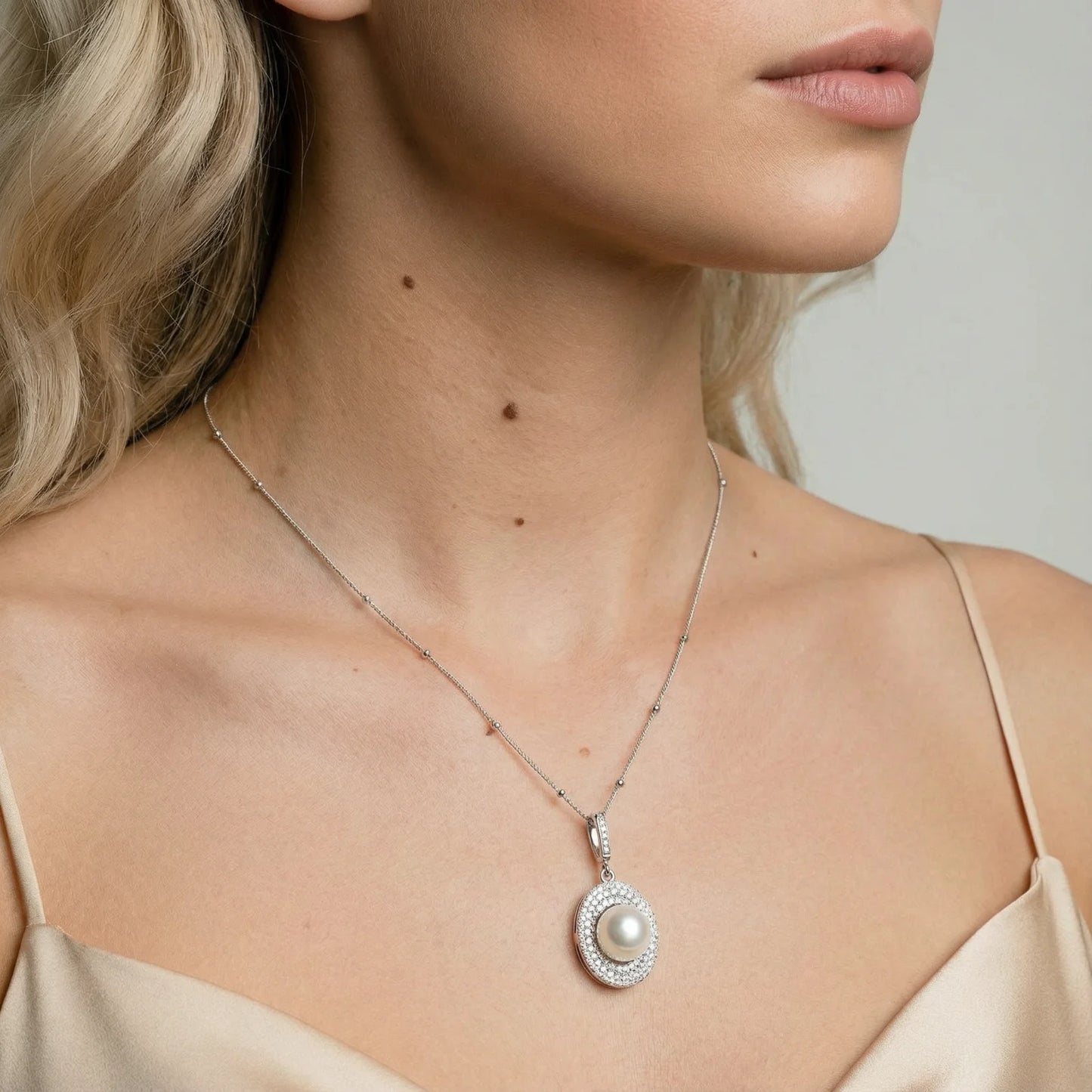 9.2mm Freshwater Pearl Halo Necklace